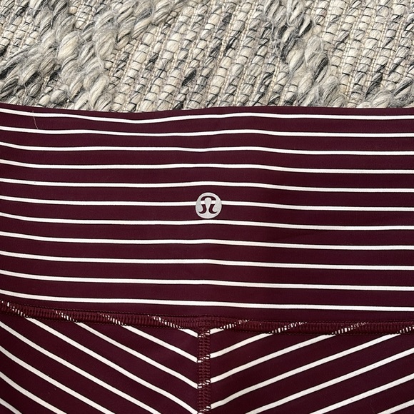 EUC Lululemon Wunder Under Crop (High Rise) Luxtreme 21” Leggings - Picture 7 of 11